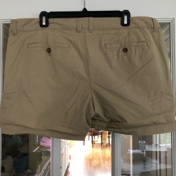 Old Navy khaki shorts - Picture 2 of 3